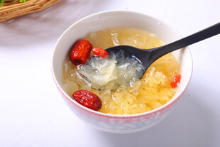 红枣银耳羹