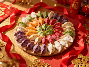 彩色饺子拼盘