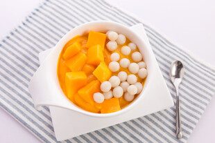 芒果白玉丸子甜品