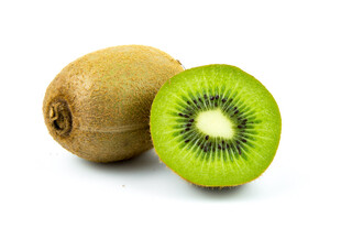 新鲜切开的绿心猕猴桃