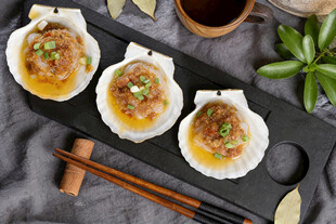 美味蒜蓉粉丝蒸扇贝