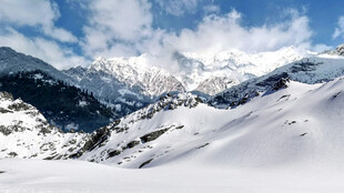 雪山壮丽风光