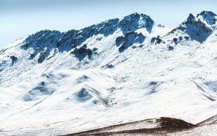 壮丽雪山景观
