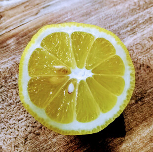 新鲜柠檬