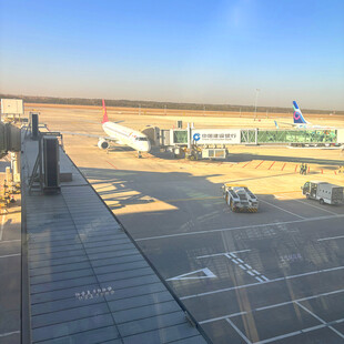 机场停机坪俯瞰景象