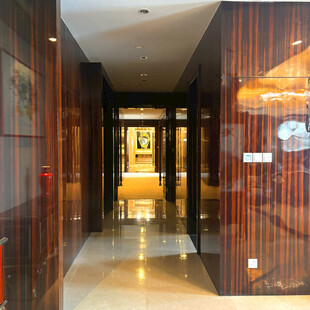 现代风格木质走廊空间