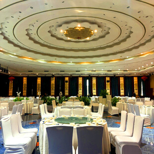 豪华宴会大厅布置场景