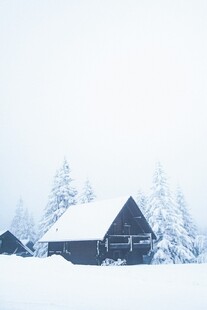 雪覆木屋