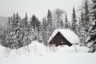 雪覆小屋