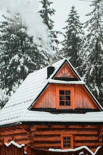 雪覆木屋