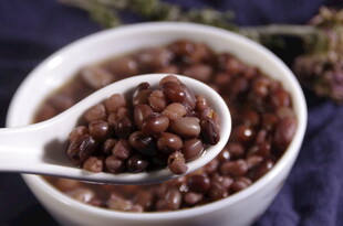 碗中盛着的美味红小豆