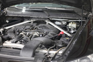 汽车发动机内部细节展示