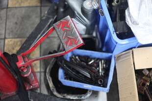 摩托车配件待修或组装