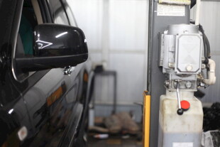 汽车维修设备与车辆