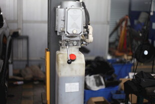 工业车间中的机械设备