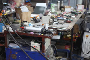 电子工作台多样设备零件