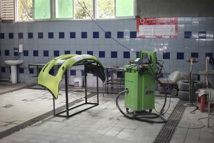 汽车维修车间设备展示