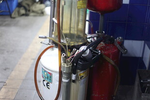 工业焊接设备特写