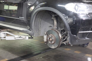 汽车维修中悬挂部件检修