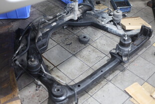 汽车底盘框架部件特写