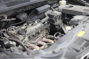 汽车发动机内部细节展示