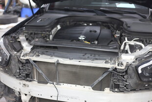 汽车引擎内部细节展示