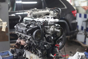 汽车发动机拆解展示