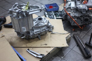 汽车发动机拆解零件展示