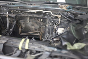 汽车发动机内部细节展示