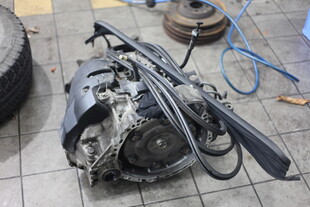 汽车发动机拆解部件展示