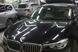 黑色宝马汽车内饰外观展示