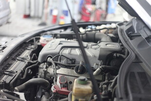 汽车发动机内部细节展示