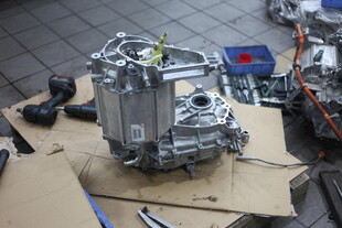 汽车变速器拆解部件展示