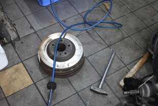 汽车刹车盘维修工具场景