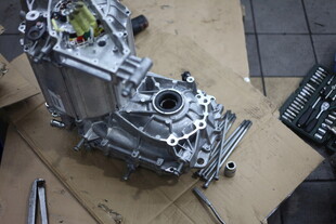 汽车变速器拆解零件展示