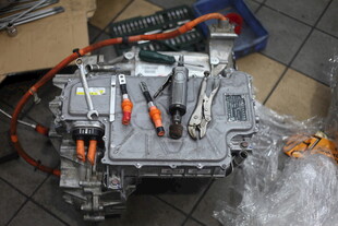 汽车电池组拆解部件展示