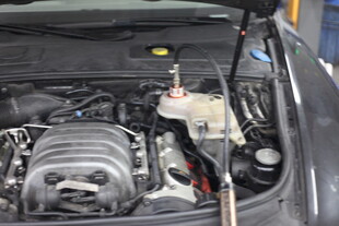 汽车发动机内部特写