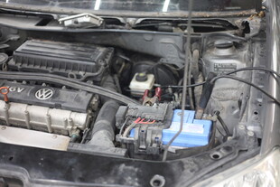 汽车发动机内部细节展示