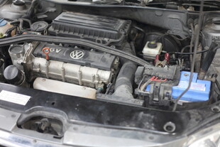 汽车发动机内部细节展示