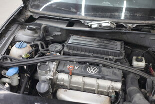 汽车发动机近景特写