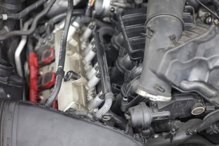 汽车发动机内部细节