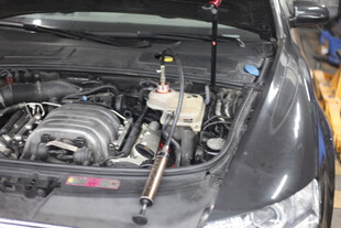 汽车发动机维修检测场景