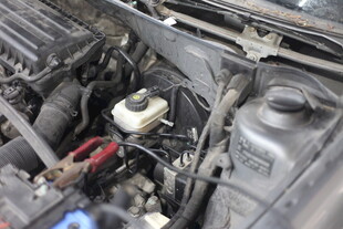 汽车发动机内部细节展示