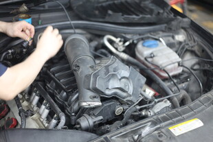 汽车发动机维修操作