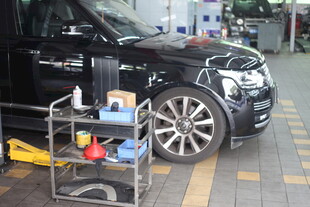 汽车维修场景