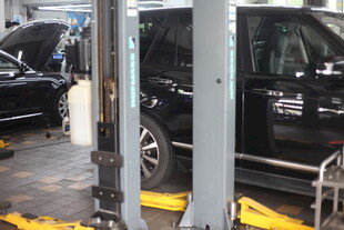 汽车维修车间的举升设备