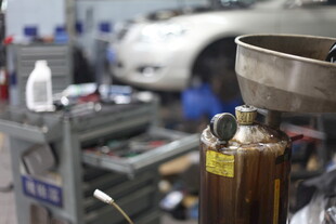 汽车维修车间的机油设备