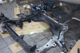汽车车架拆解部件展示