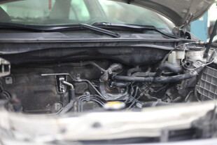 汽车发动机内部细节展示