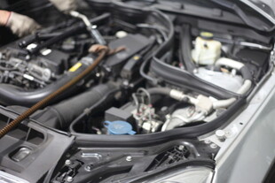 汽车发动机内部细节展示